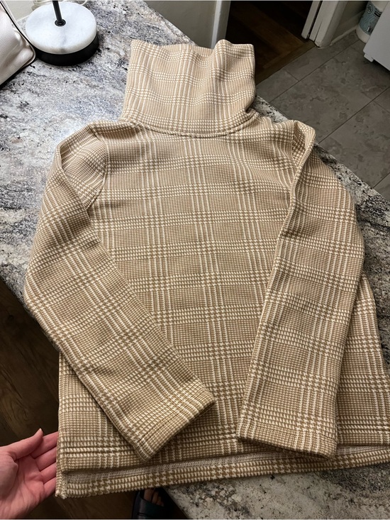 J. Crew Sweaters - J. Crew Camel and White Houndstooth Knit Pullover